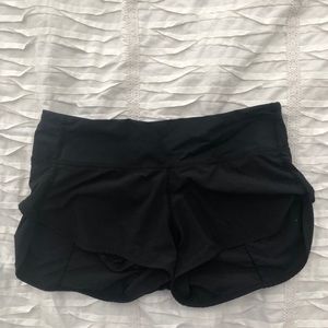 black lululemon shorts